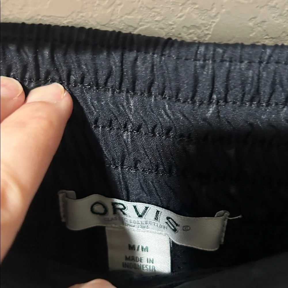 Orvis Embossed Black Rose Pull On Travel Skort